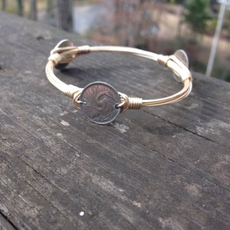 Singapur 5 Cent Bourbons Und Boweties Stil Draht Gewickelt Armreif Armband Mit Schwan von CoinCutters