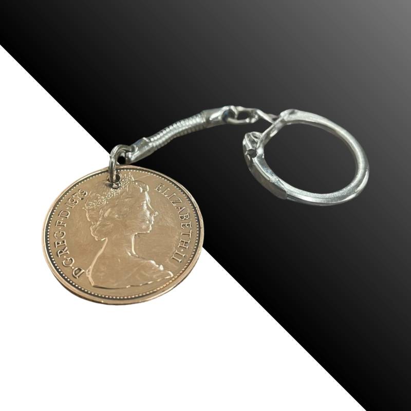 1980 45. Geburtstag Zwei Cent Münze Gebohrt Schlüsselanhänger Mit Box von CoinGiftShop