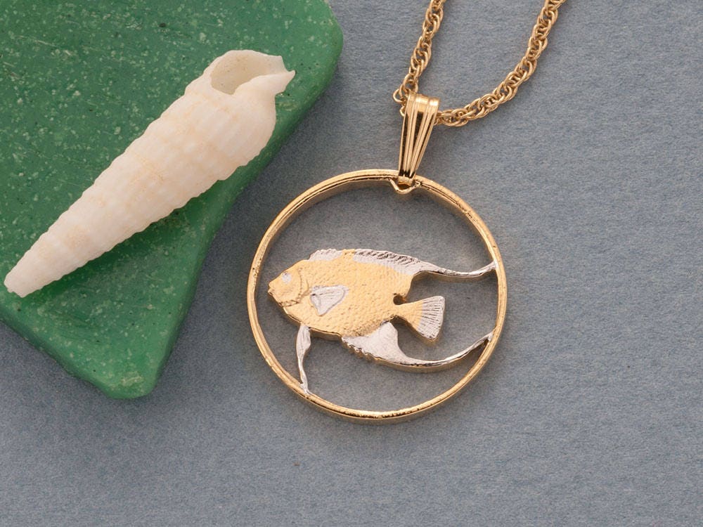 Bermuda Münze Anhänger Handgeschnittener Königin-Kaiserfisch, 14K Gold Überzogen Bermuda Münze Anhänger Handgeschnittener Königin-Kaiserfisch, 14K Gold Überzogen von Coinjewelry