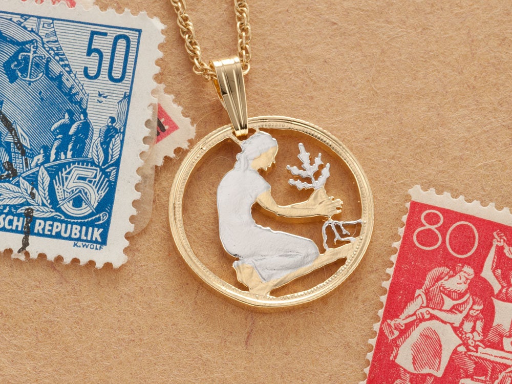 Deutsche Münze Anhänger 14K Vergoldet, Frau Pflanzen Deutsche Münze Anhänger 14K Vergoldet, Frau Pflanzen von Coinjewelry