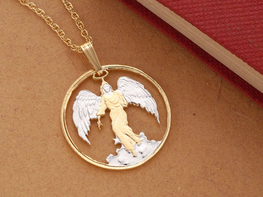 Engel Anhänger, Handgeschnittenes Religiöses Medaillon, 1" Im Durchmesser, | #r 836 Engel Anhänger, Handgeschnittenes Religiöses Medaillon, 1" Im Durchmesser, | #r 836 von Coinjewelry