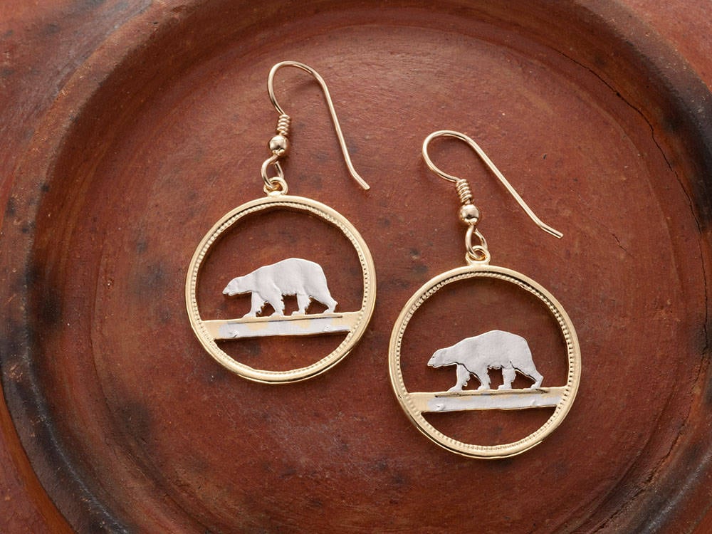 Grüne Eisbär-Ohrringe, 25 Ore Eisbär-Münze Von Grönland, Handgeschnitten, 14K Vergoldet Und Rhodiniert, 2, 1 cm Durchmesser, | # 150E von Coinjewelry