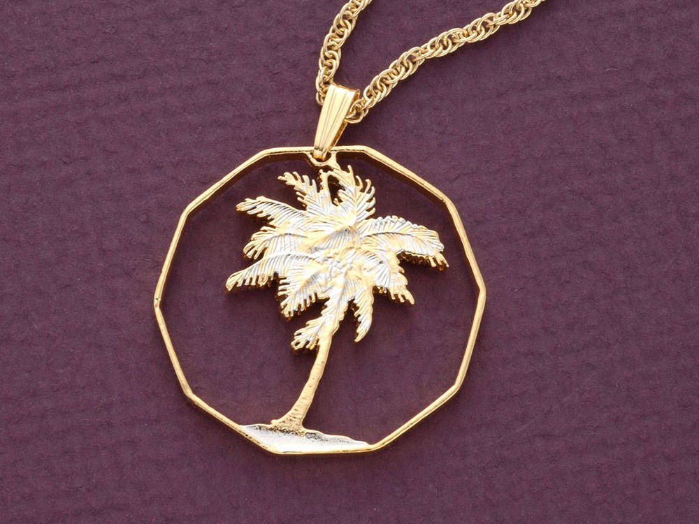 Hand Geschnitten Palme Münze Anhänger 14K Gold Plated Philippinen Schmuck Hand Geschnitten Palme Münze Anhänger 14K Gold Plated Philippinen Schmuck von Coinjewelry