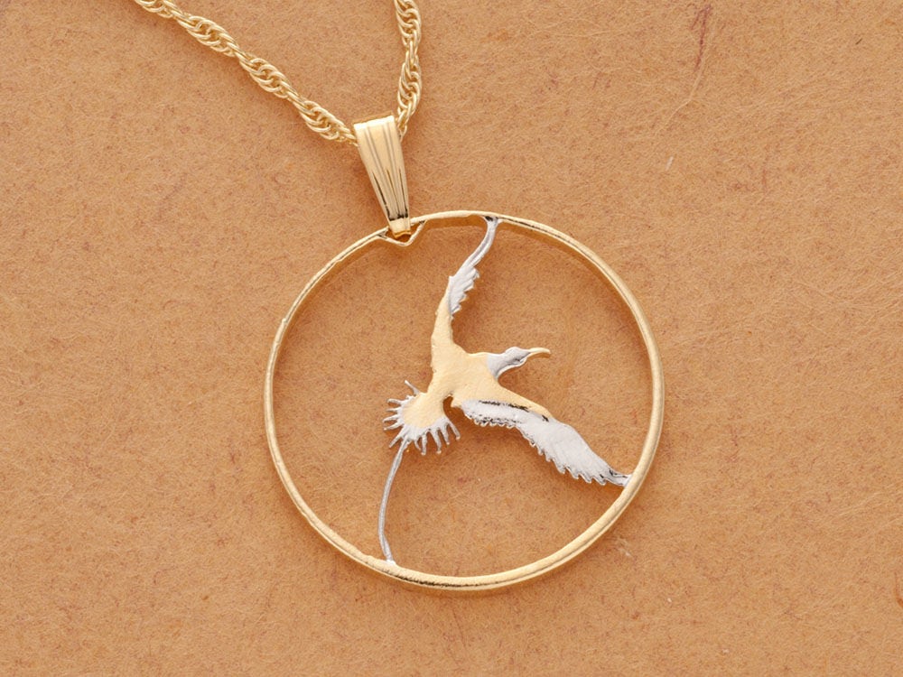 Hand Geschnittener Bermuda Longtail Münzanhänger 14K Gold, Rhodiniert Hand Geschnittener Bermuda Longtail Münzanhänger 14K Gold, Rhodiniert von Coinjewelry