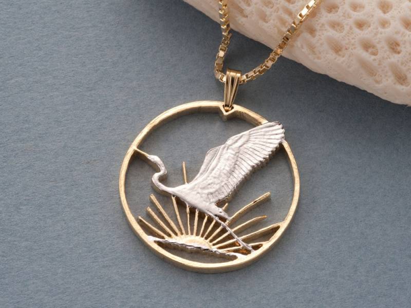 Handausgeschnittene Neuseeland Münze Anhänger 14K Vergoldete Kranich Halskette von Coinjewelry