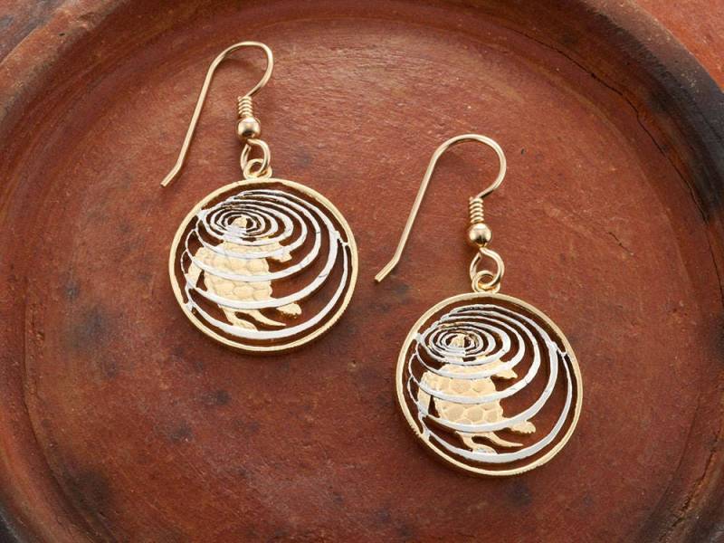Handgeschnittene Schildkröten Ohrringe 14K Gold Filled von Coinjewelry