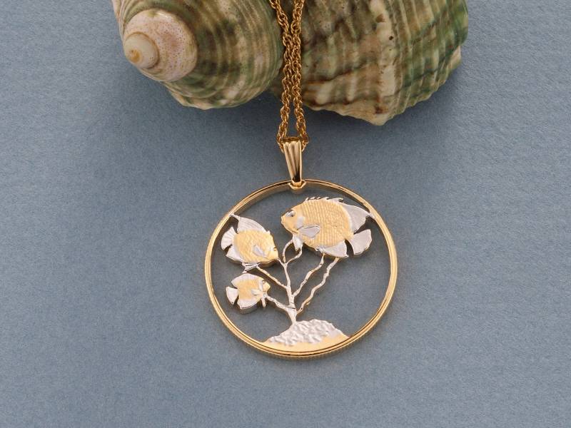 Handgeschnittener Kaiman Fisch Anhänger 14K Gold, Rhodiniert von Coinjewelry