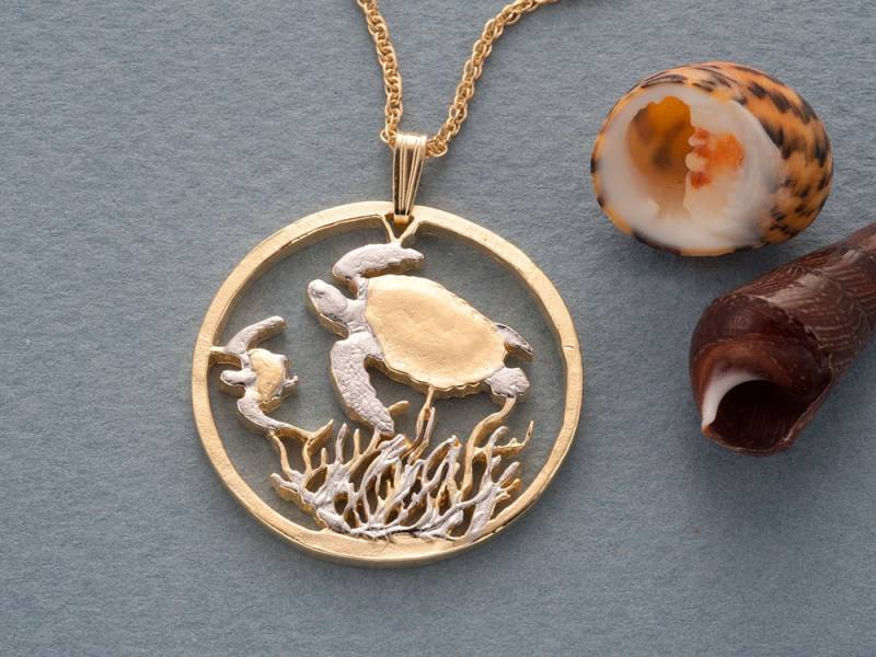 Schildkrötenanhänger Aus Costa Rica 14K Vergoldete & Rhodinierte Halskette von Coinjewelry