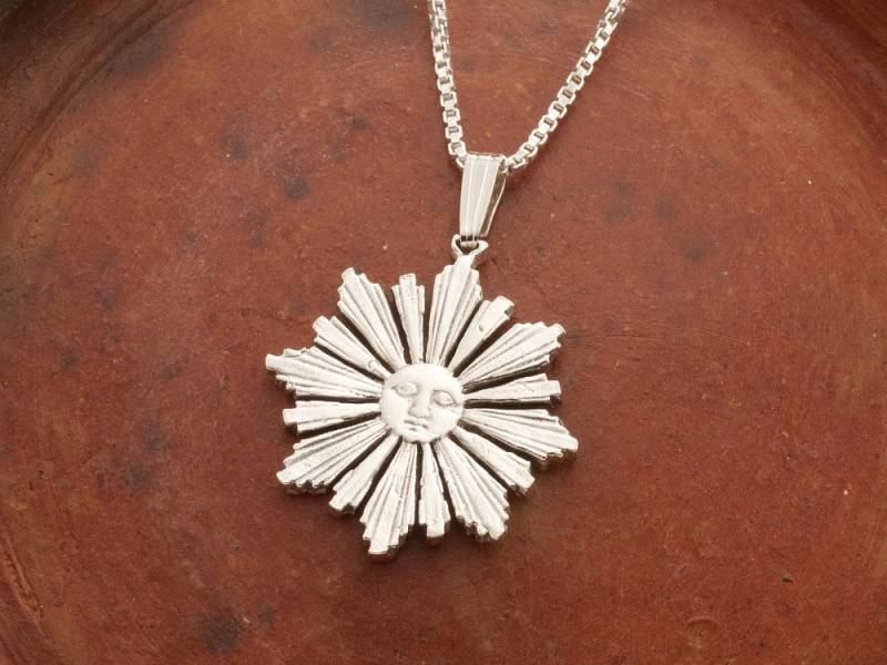 sterling Silber Sun Face Anhänger Uruguay Münzschmuck von Coinjewelry