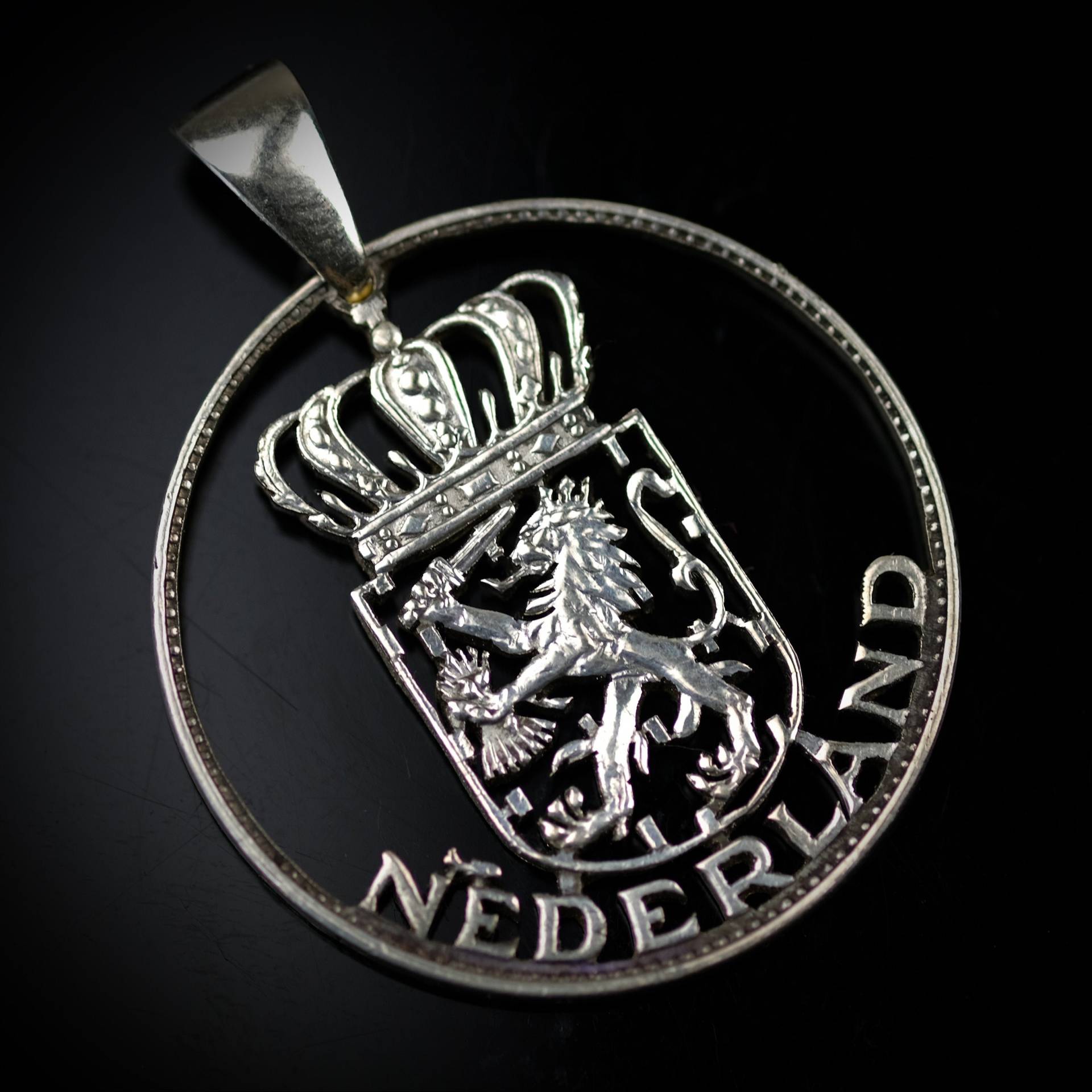 72% Silber 2, 5 Gulden Niederlandepfandfarbenen Anhänger Mit Halsband Nederland Königin Löwe, Wappen von CoinsJeweller