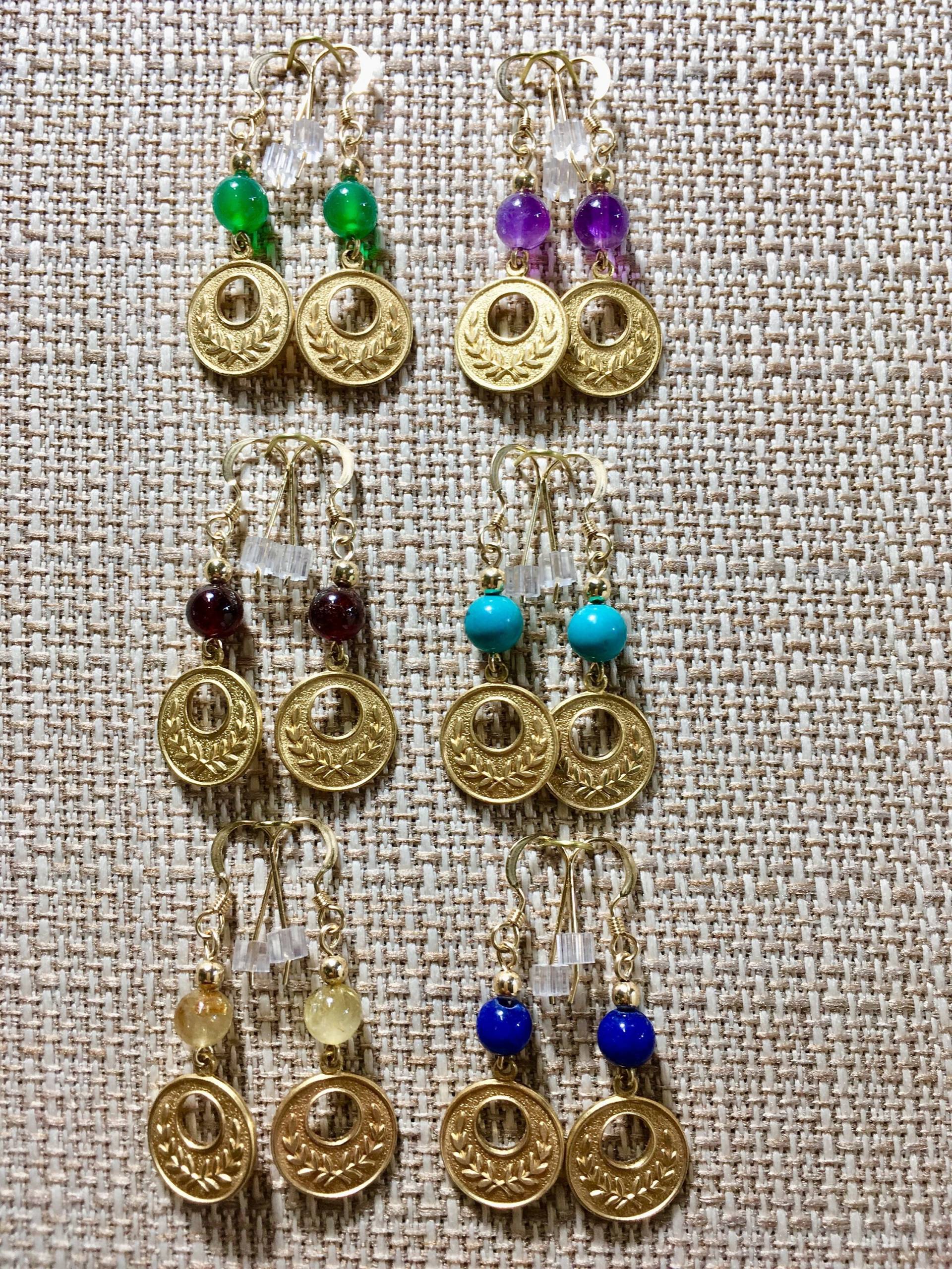 Lorbeerkranz Ohrringe Mit 14K Gold Fill Und Halbedelsteinperlen Lorbeerkranz Ohrringe Mit 14K Gold Fill Und Halbedelsteinperlen von CokGuzel