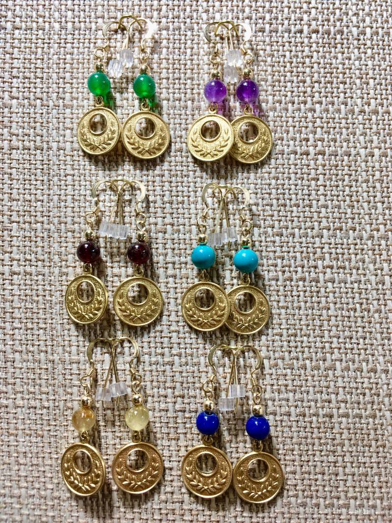 Lorbeerkranz Ohrringe Mit 14K Gold Fill Und Halbedelsteinperlen Lorbeerkranz Ohrringe Mit 14K Gold Fill Und Halbedelsteinperlen von CokGuzel