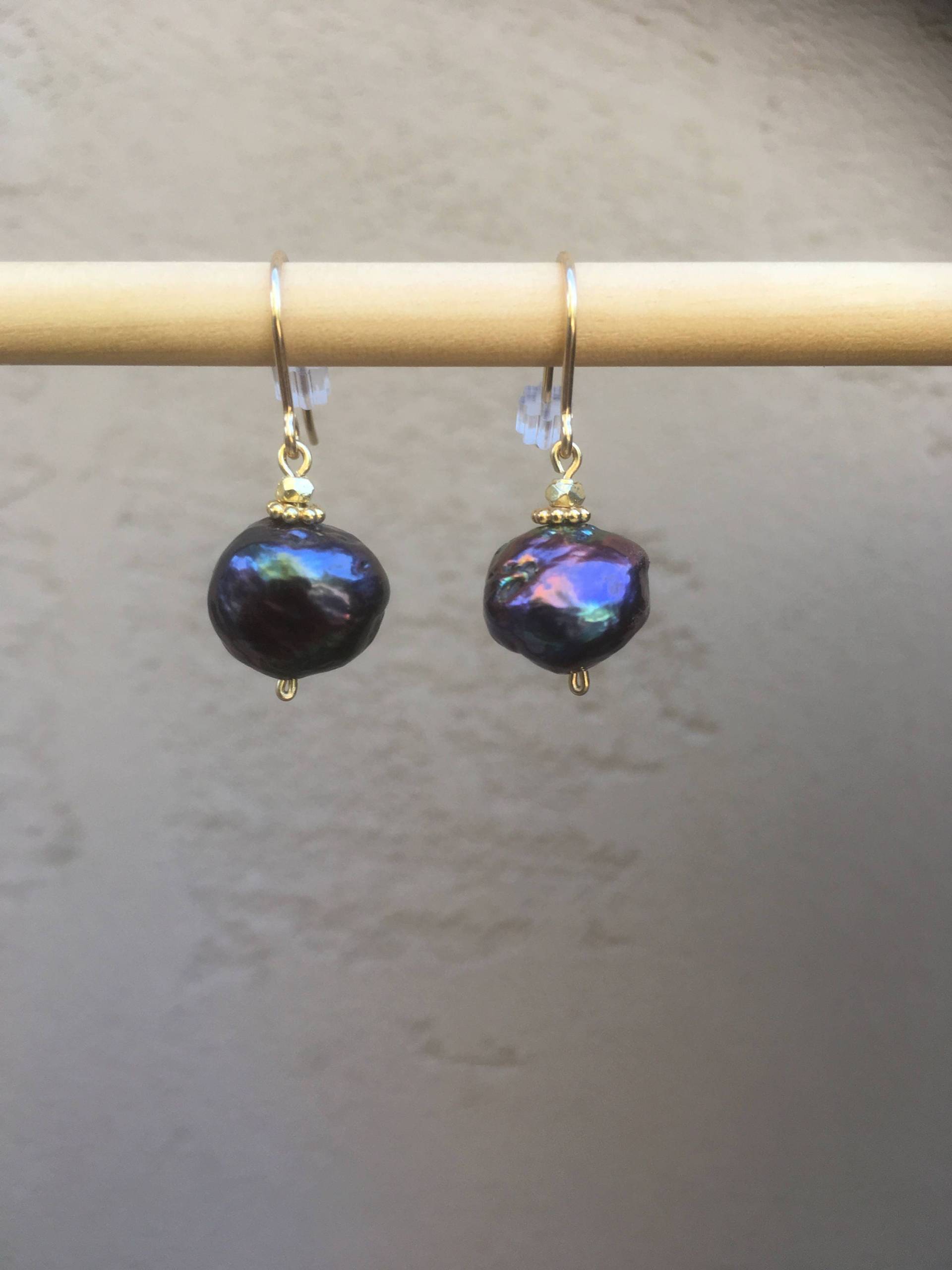 Pfauenperle Und 14K Gold Fill Ohrringe Pfauenperle Und 14K Gold Fill Ohrringe von CokGuzel