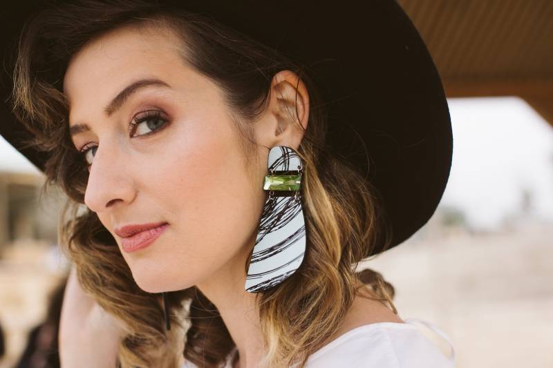 Number Seventeen - Schwarz Und Hellblau Gedruckte Holz Cabochon Ohrringe von ColarabyME