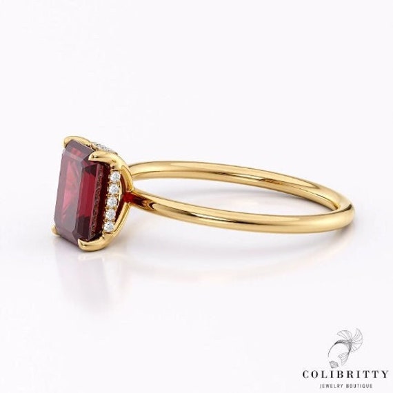 14K Gold Rubin Ring Roter Edelstein 1, 4 Ct Smaragd Schliff Echt Lab Grown Cluster Und Diamant Versteckter Heiligenschein Für Frauen von Colibritty