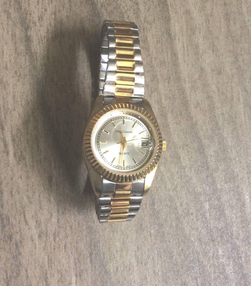 Oleg Cassini Damen Gold Stretch Band Uhr Mit Einem Runden Schwarz, Leicht Zu Lesen Zifferblatt Vintage Mint Zustand Hochwertige Uhr von CollectiblechaosUS