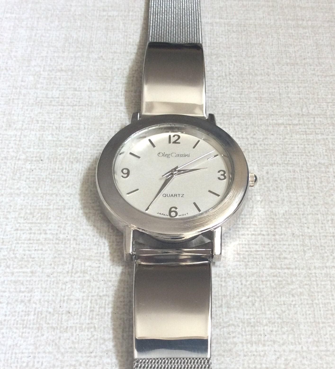 Oleg Cassini Uhr Rundes Silbernes Zifferblatt Leicht Auf Einem Silbernen Mesh-stil Band Zu Lesen Mint Vintage Seltener Fund von CollectiblechaosUS