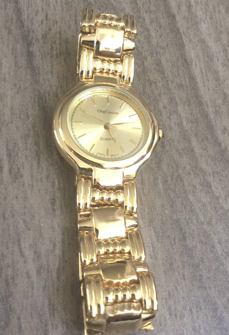 Vintage Seltene Herren Oleg Cassini Gold Uhr Rundes Goldenes Zifferblatt Auf Linked Band in Tadellosem Zustand von CollectiblechaosUS