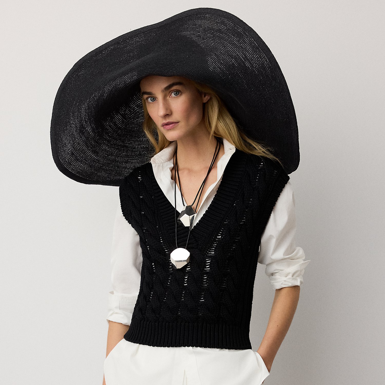 Baumwoll-Seiden-Pullunder mit Zopfmuster von Collection