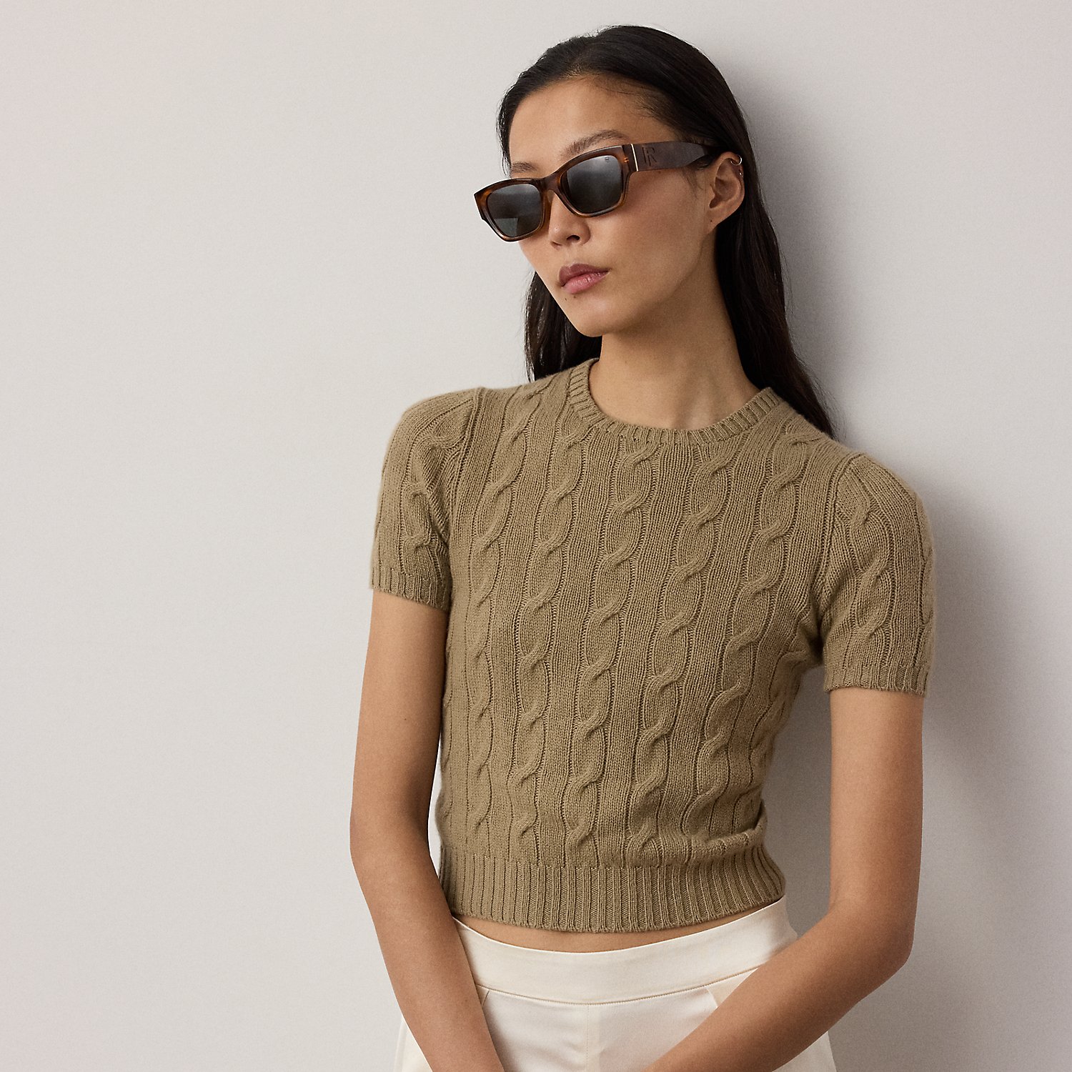 Kurzer Kaschmirpullover mit Zopfmuster von Collection