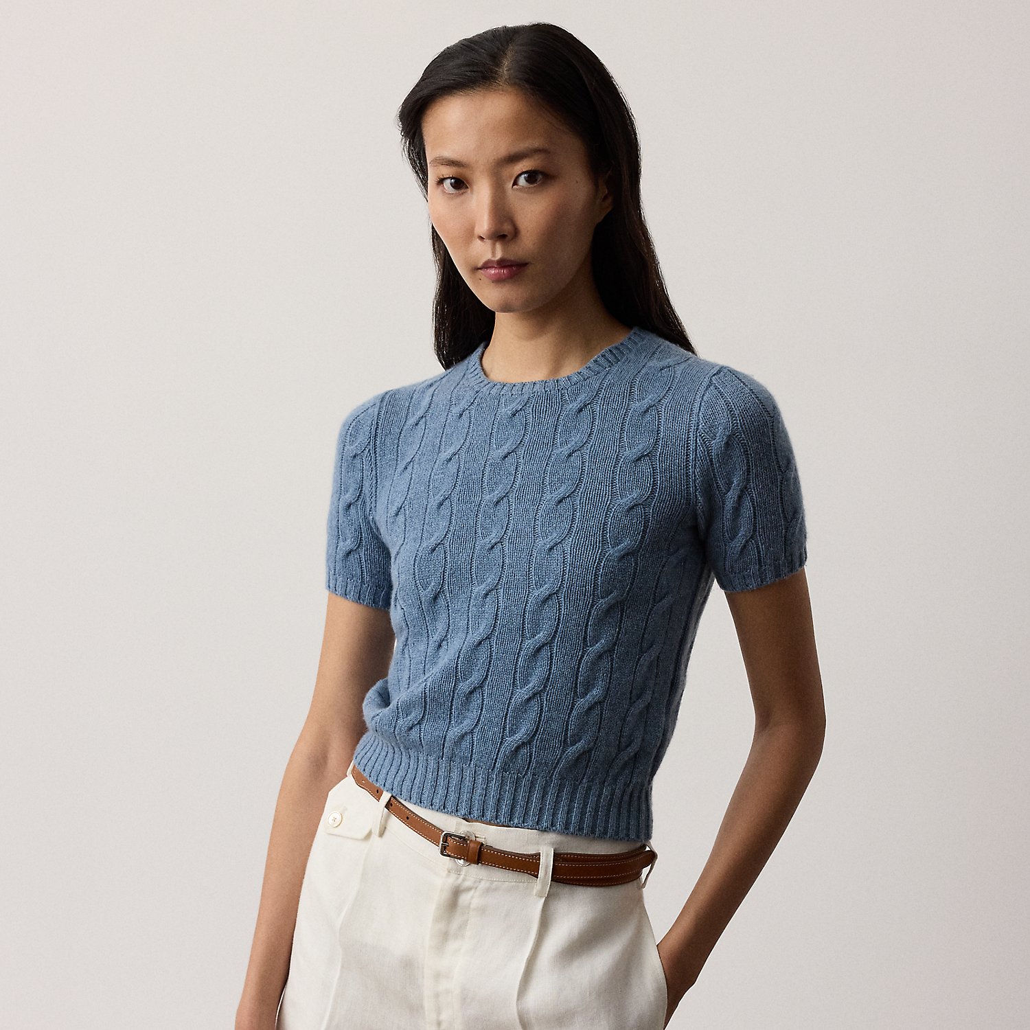 Kurzer Kaschmirpullover mit Zopfmuster von Collection