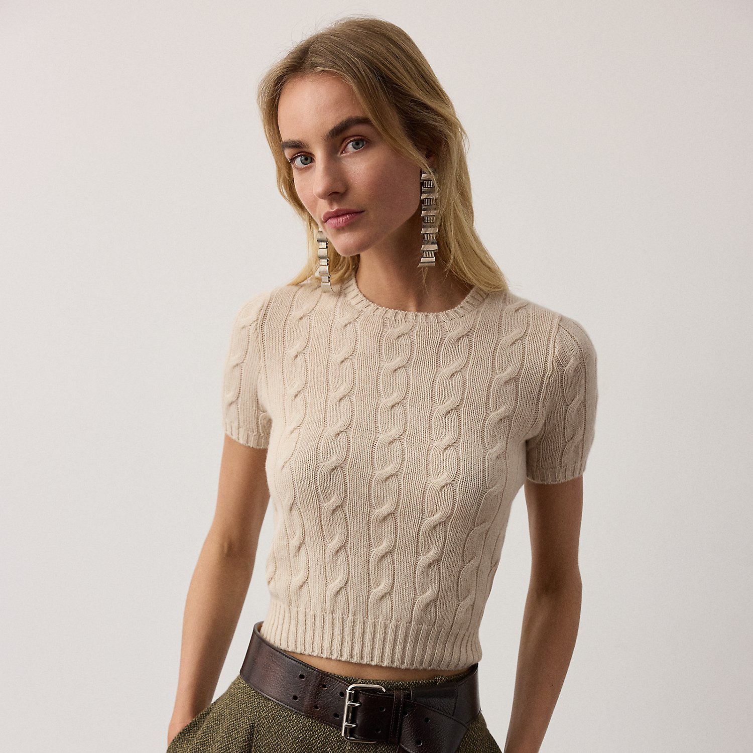 Kurzer Kaschmirpullover mit Zopfmuster von Collection