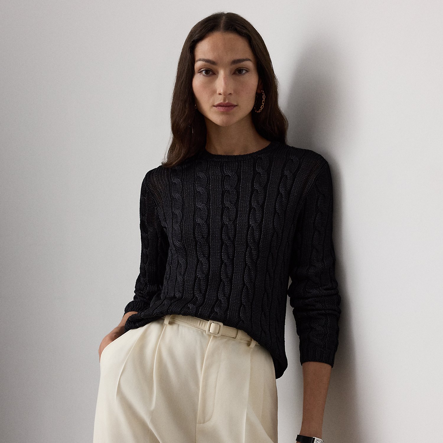 Seiden-Rundhalspullover mit Zopfmuster von Collection