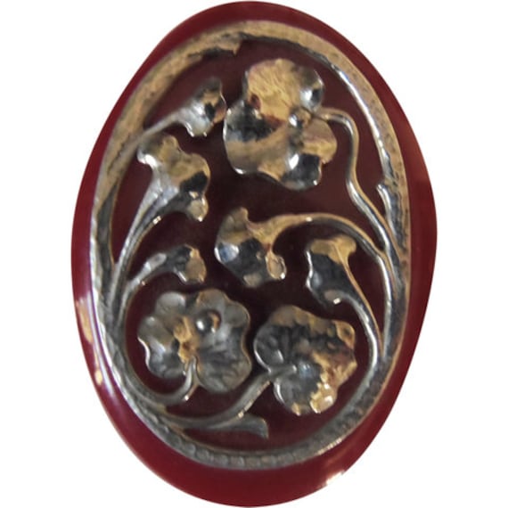 Bakelit-Kleid-Clip Mit Silber Floral Überlagern Jahrgang 1930 von CollectionsbyAnn