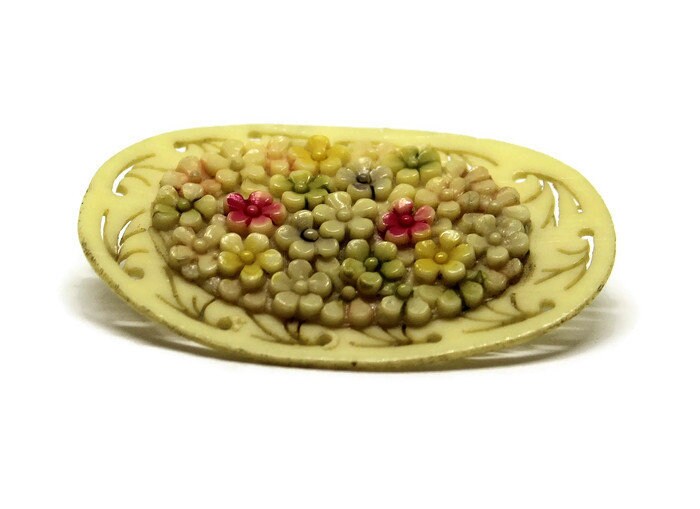 Einzigartige Längs Zelluloid Blume Pin in Creme Und Rosa von CollectionsbyAnn