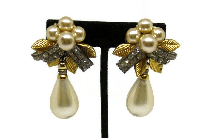 Elegante Weiße Perle Und Strass Baumeln Ohrringe Braut Statement Schmuck von CollectionsbyAnn