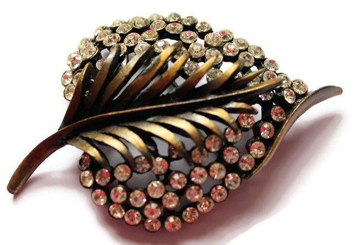 Vintage 1960 Karu Arke Nyc Weiße Strass Blatt Brosche/Pin Art Deco Design Vintage 1960 Karu Arke Nyc Weiße Strass Blatt Brosche/Pin Art Deco Design von CollectionsbyAnn