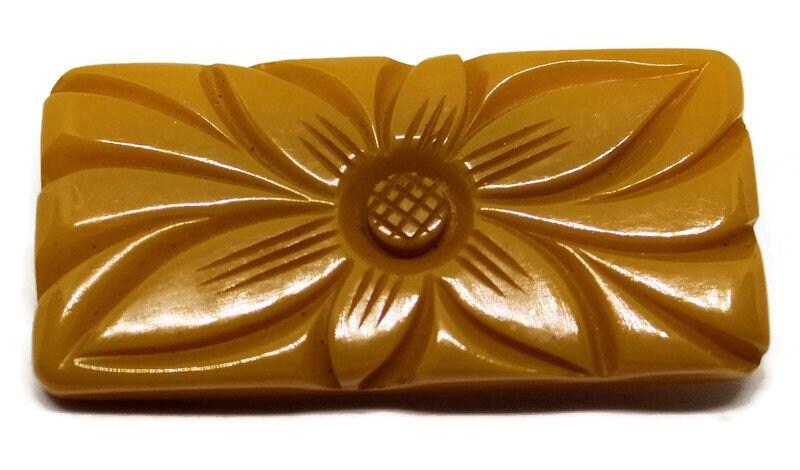 Vintage Bakelit Hand Geschnitzt Floral Brosche/Pin Handwerker Gefertigt Bar Pin von CollectionsbyAnn