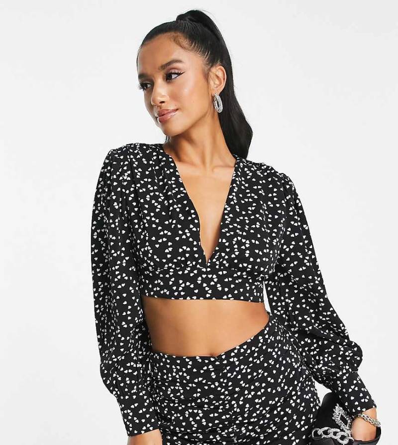 Collective The Label Petite - Exklusives, gerafftes Oberteil in Schwarz mit kurzem Schnitt und Herzchenmuster, Kombiteil von Collective The Label Petite