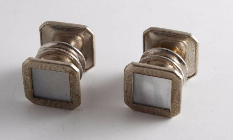 Antike Bär & Wilde Mutter Der Perle Auf Verchromten Messing Manschettenknöpfe Signiert Usa von CollectorsUtopia