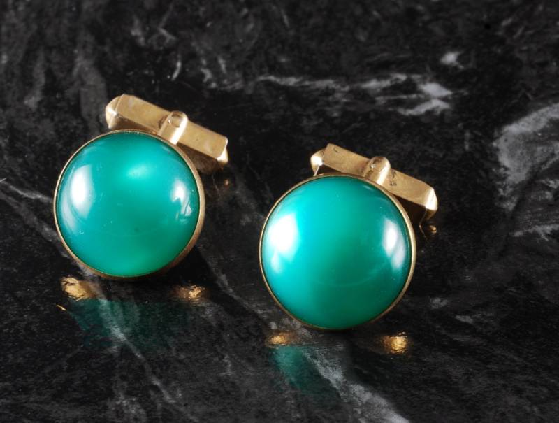 Swank Antike Manschettenknöpfe Grün Glas Edelstein in Vergoldeten Messing Herren Manschette Nerkette Paar Schmuck Pre-Owned Signed Usa von CollectorsUtopia