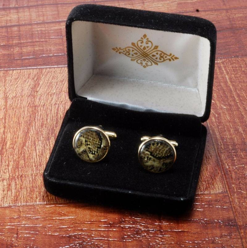 Vintage Faux Reptil Schlange Muster 1970's Herren Damen Manschettenknöpfe Acryl Auf Gold Tone Nos von CollectorsUtopia