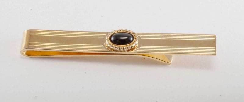 Vintage Hayward Krawattenclip Vergoldet Messing Mit Schwarzem Jet Glass Cabochon Nos Signiert von CollectorsUtopia