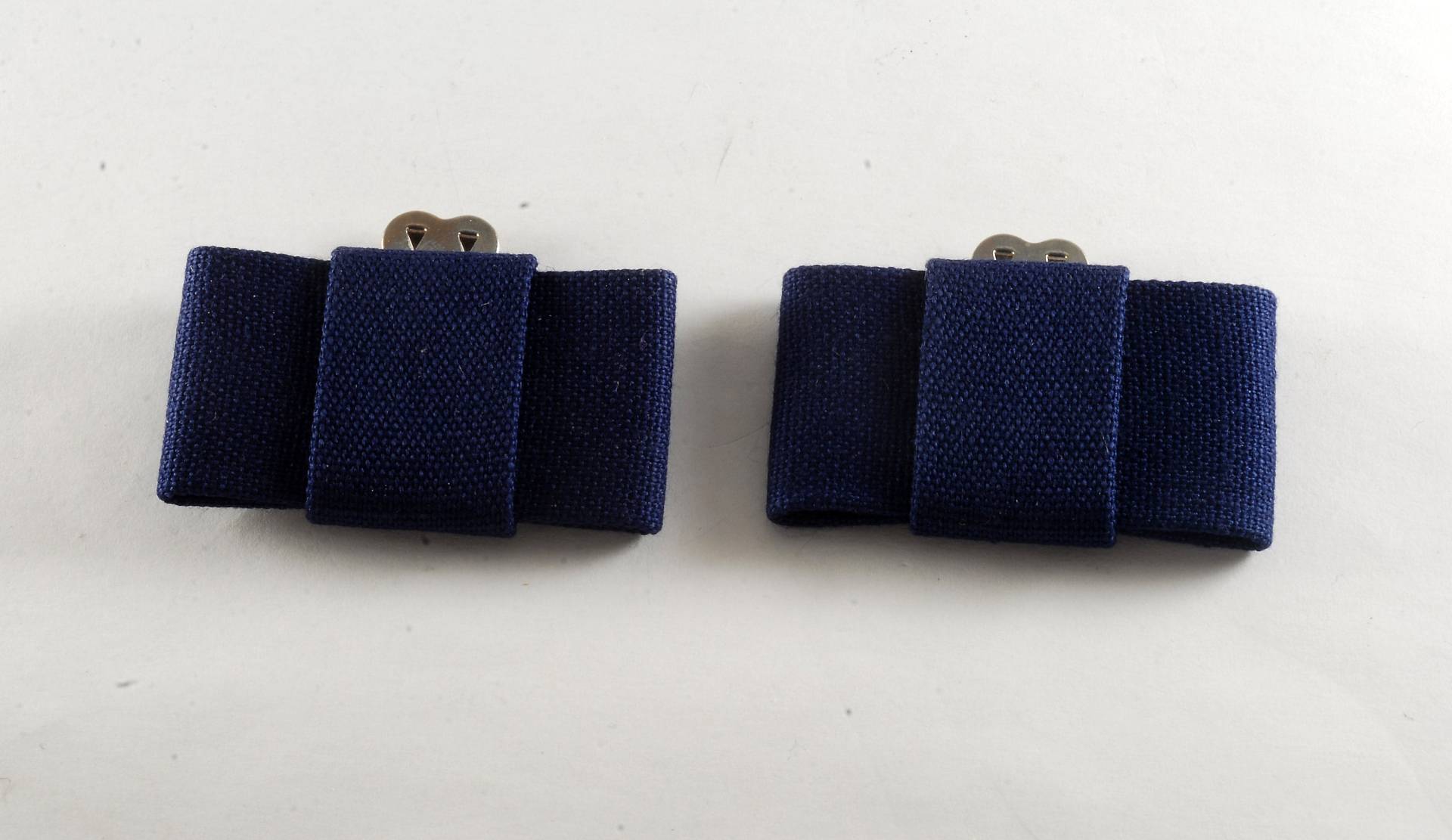 Vintage Navy Blue Stoff Schleife Schuhclip 1960Er Neuwertiger Vorrat Vintage Navy Blue Stoff Schleife Schuhclip 1960Er Neuwertiger Vorrat von CollectorsUtopia