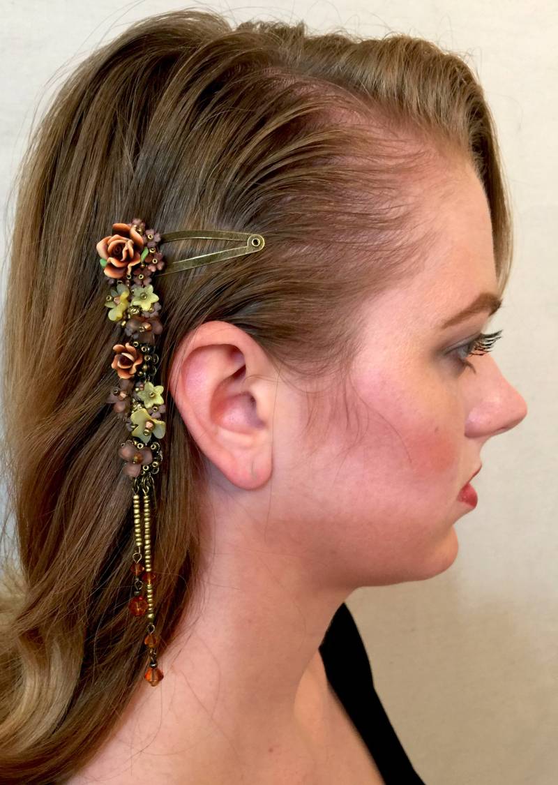 Einzigartige Und Schöne Clip in Woodland Farbtönen, Handbeaded Von Designerin Colleen Toland von ColleenToland