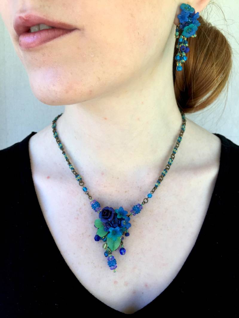 Handperlen Anhänger in Blau Und Grün, Peacock Designer By Colleen Toland von ColleenToland