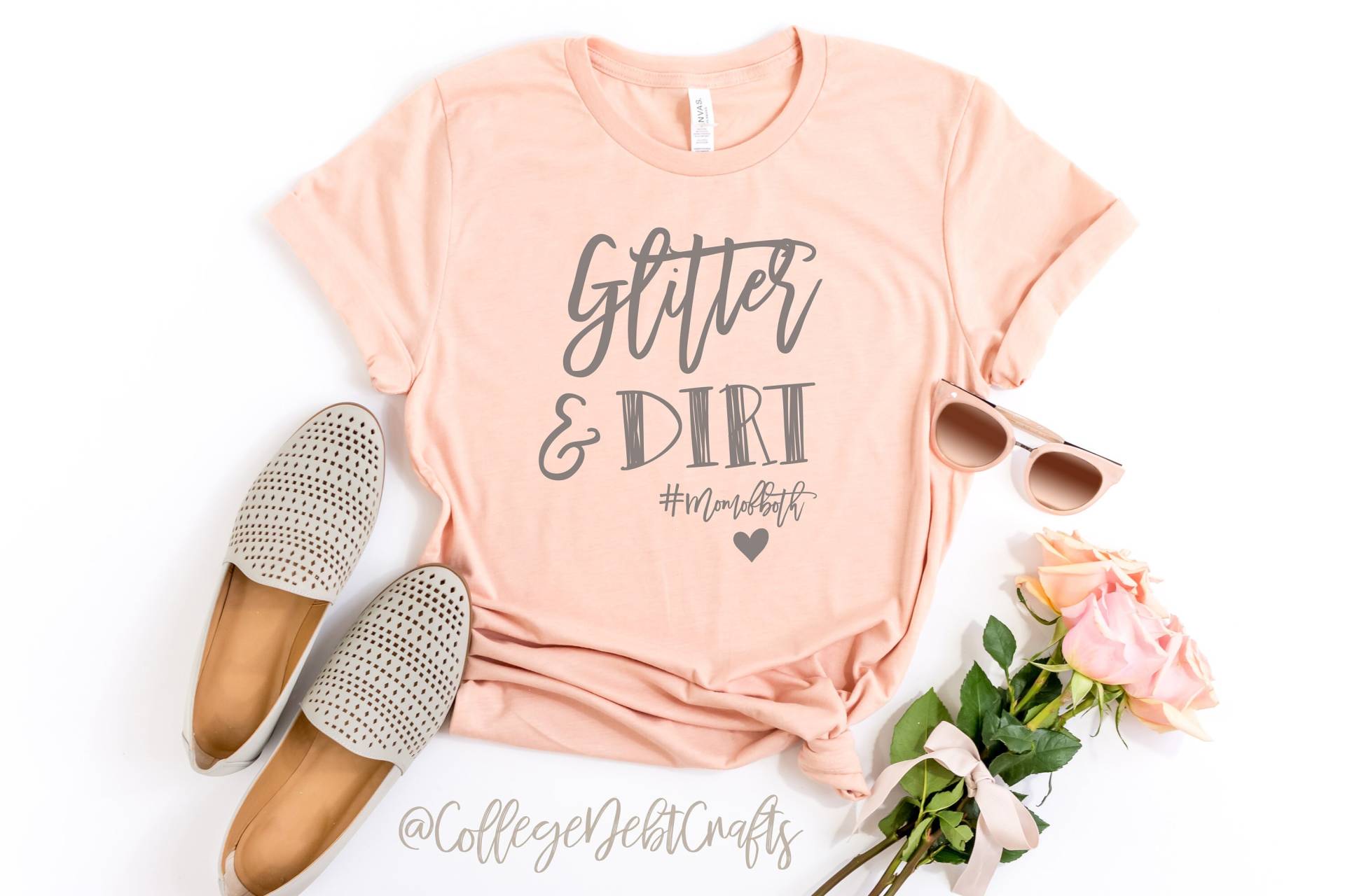 Glitzer Und Schmutz, Mutter Von Beidem | Mama T-Shirt Geschenk Für Frau Niedliches Zum Muttertag Lustiges Shirt Trendig von CollegeDebtCrafts
