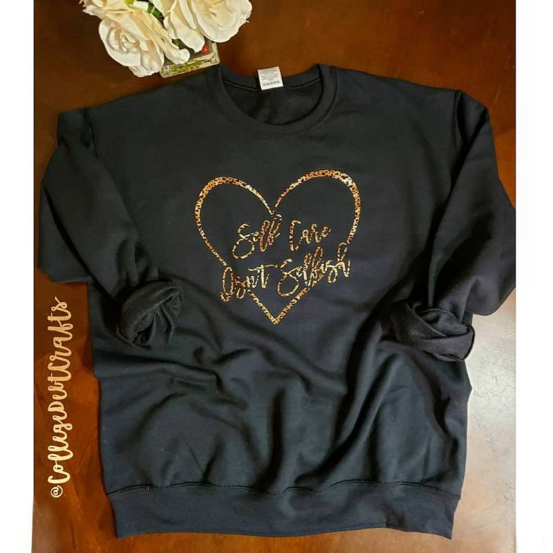 Self Care Ist Nicht Egoistisch Sweatshirt Mit Rundhalsausschnitt | Selbstfürsorge Liebe Dich Selbst Shirt Frauenliebe T-Shirt Unisex Self Care Ist Nicht Egoistisch Sweatshirt Mit Rundhalsausschnitt | Selbstfürsorge Liebe Dich Selbst Shirt Frauenliebe T-Shirt Unisex von CollegeDebtCrafts