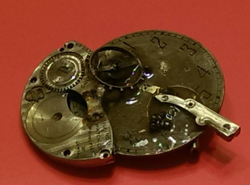 steampunk Brosche Anstecknadel Aus Upcycled Uhr Teile Lackiert Jugendstil 1980 steampunk Brosche Anstecknadel Aus Upcycled Uhr Teile Lackiert Jugendstil 1980 von CollegeFundEmporium
