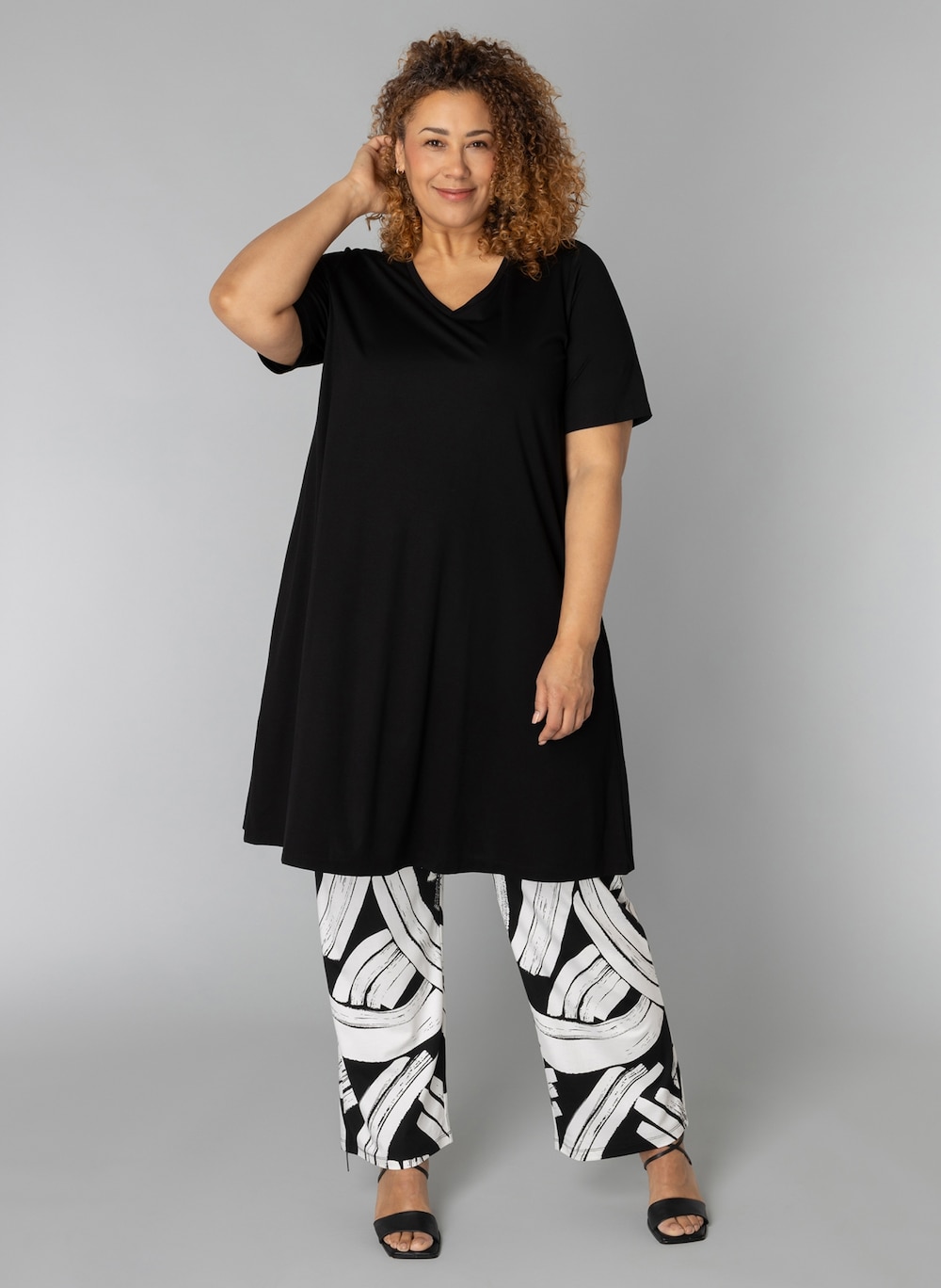 Große Größen Kleid Pleunie, Damen, schwarz, Größe: 44, Viskose/Synthetische Fasern, Happy Size DE Women von Colletta