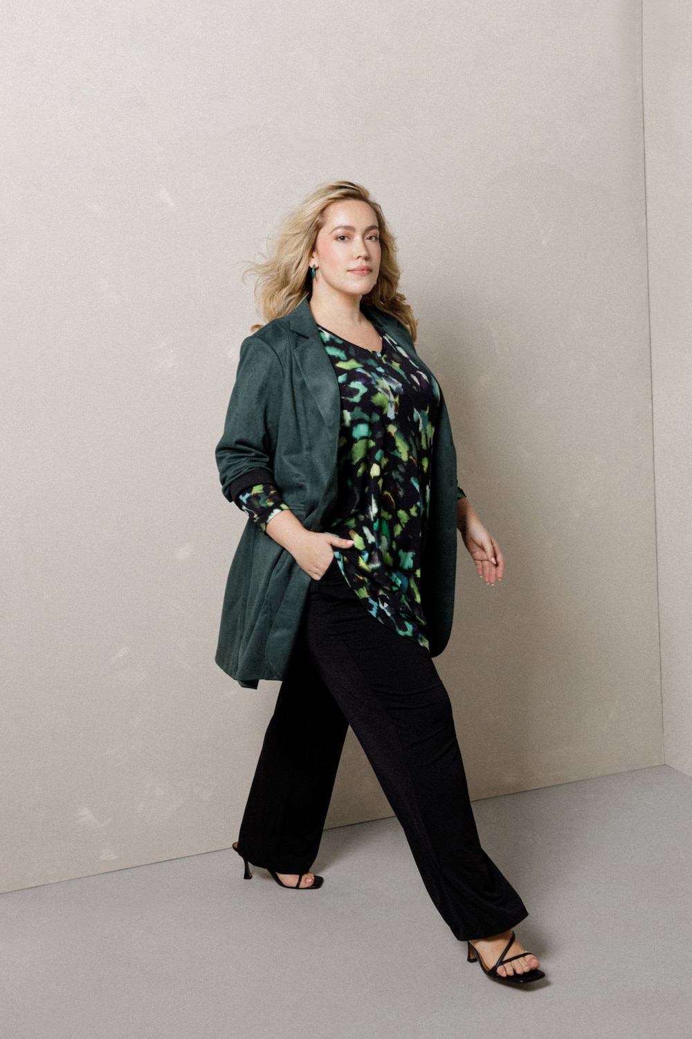 Große Größen Tunika Nienke, Damen, türkis, Größe: 48, Polyester, Happy Size DE Women von Colletta