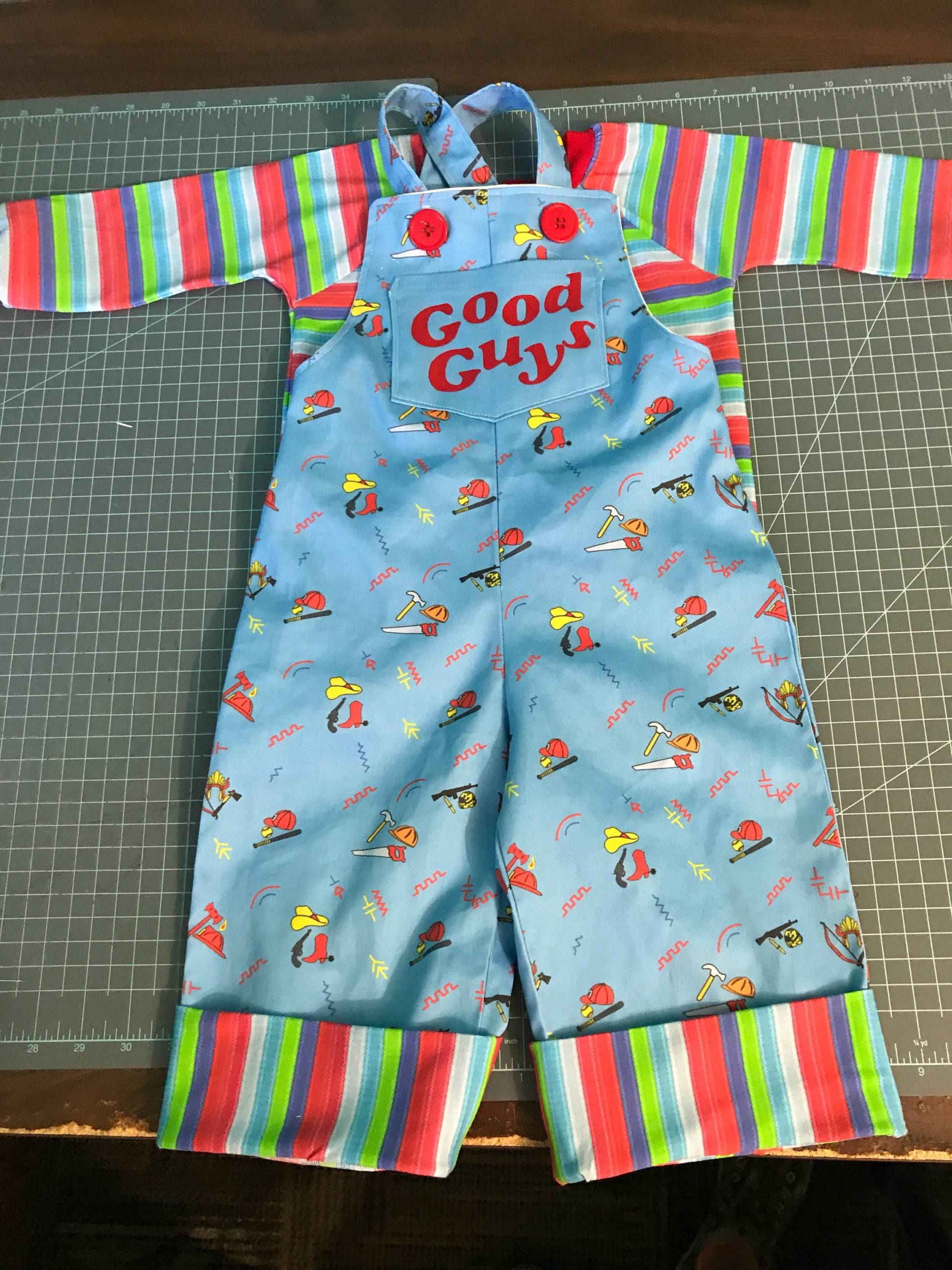 Säugling Kleinkind Chucky Gute Kerl Puppe Overall Kostüm 18 24 36 2T 3T Größen von CollinsCrypt