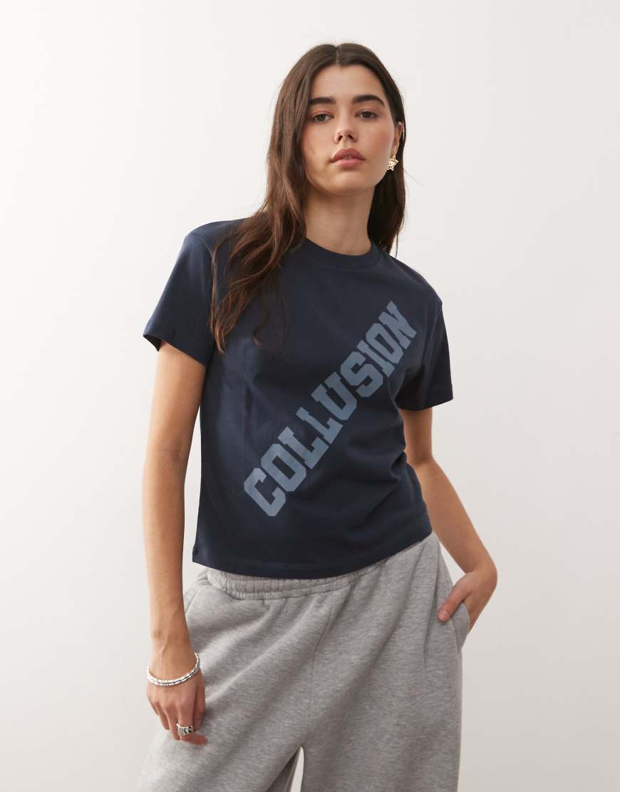COLLUSION - Anti-Fit-T-Shirt in Marineblau mit Logo von Collusion
