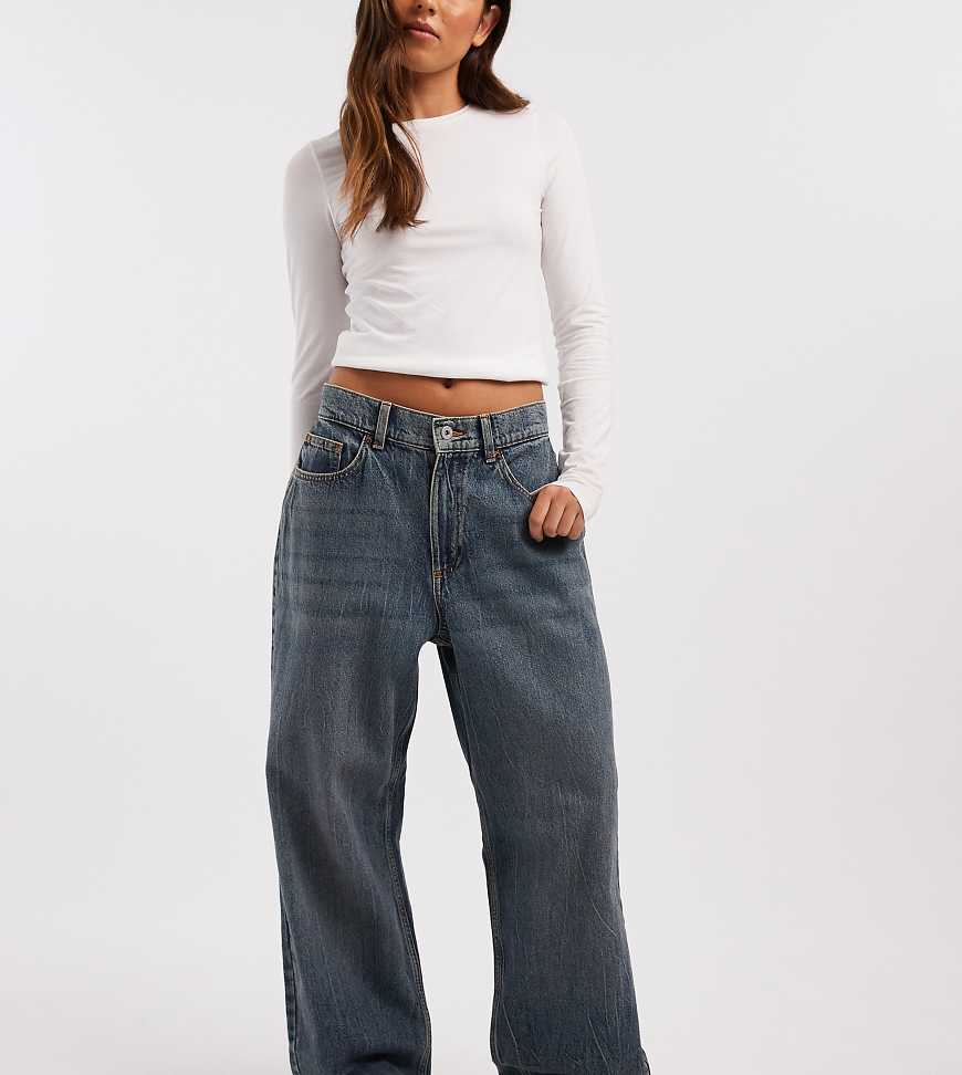COLLUSION - X001 - Antifit-Jeans in mittlerem Marmorblau mit mittelhohem Bund von Collusion