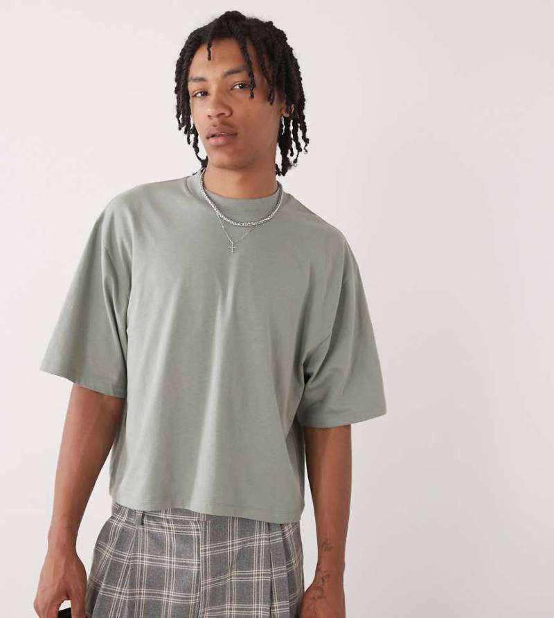 COLLUSION - Boxy Relaxed Fit T-Shirt in Salbeigrün von Collusion