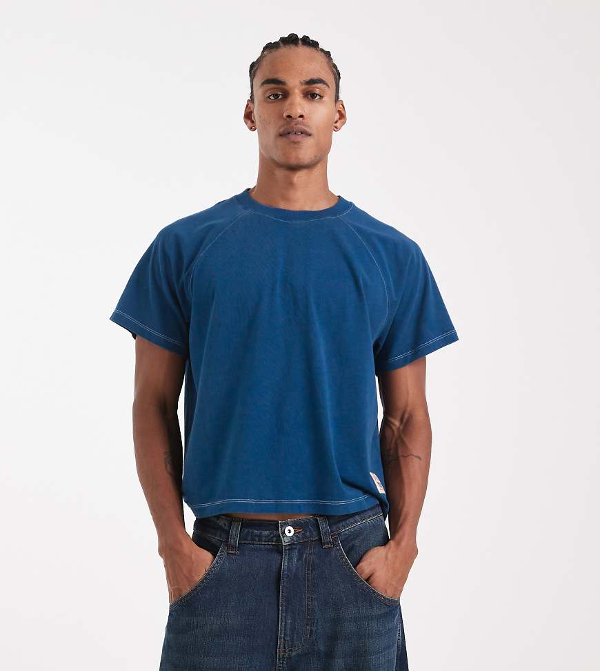 COLLUSION - Circular Design Collection - Hochwertiges Raglan-T-Shirt in Marineblau von Collusion